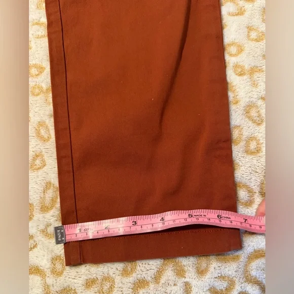 Lululemon athletica Women’s Burgundy 
Size: 30 - Picture 7 of 12